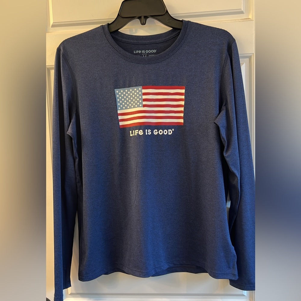 Life Is Good active polyester shirt size medium
